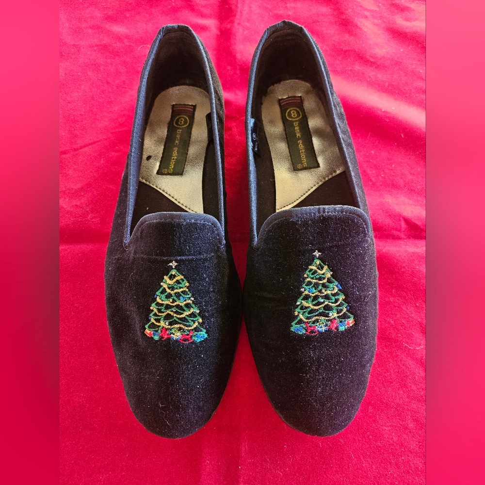 Basic Editions Black Velvet Loafers with Christmas Tree Embroidery size 8